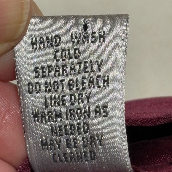 Chicos LongSleeve Button Down Shirt Stretch Silk Sz 3= XL Burgundy Classic Party - Picture 5 of 9